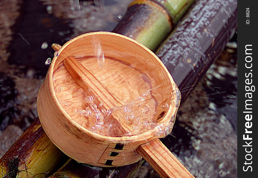 Bamboo ladle and splash