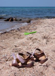 Sandals On The Beach Royalty Free Stock Images Sandals On The Beach Royalty Free Stock Images