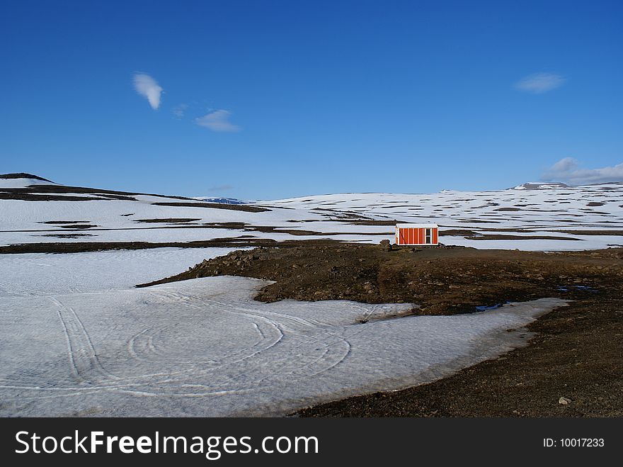 Emergency hut on the road from Egilsstadir to Seydifjordur, Iceland. Emergency hut on the road from Egilsstadir to Seydifjordur, Iceland