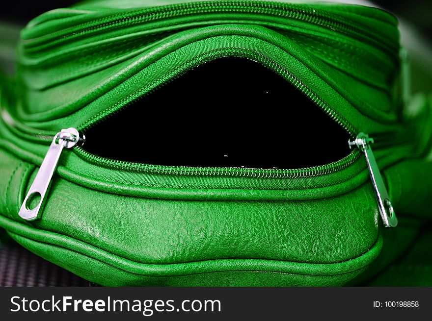 Green, Fashion Accessory, Handbag, Product