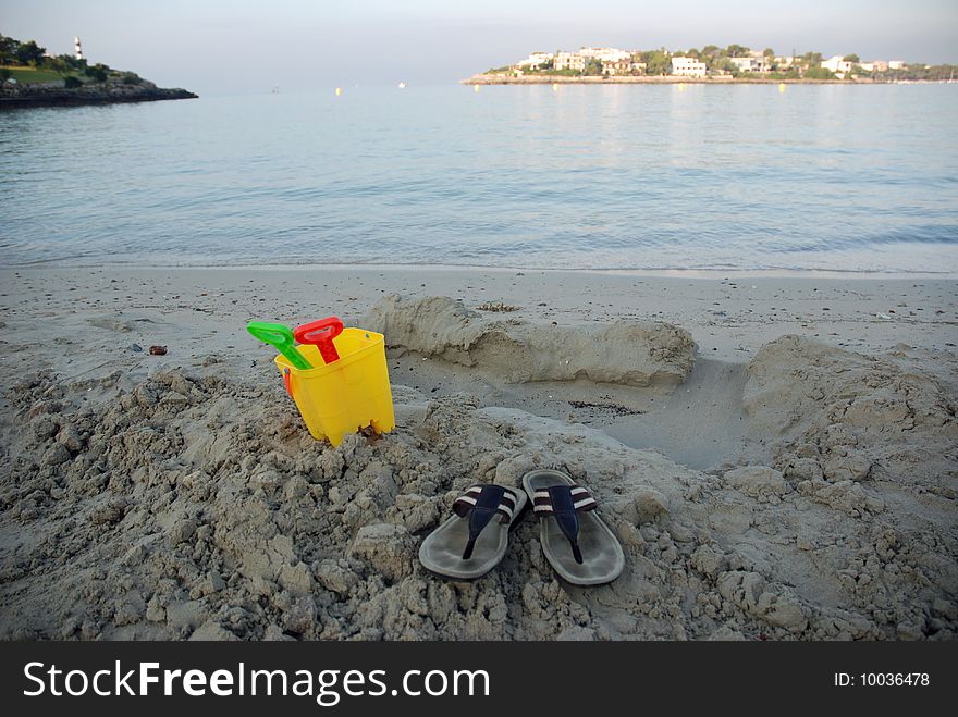 Symbol of summer on a beach

Similar images on this <a href=http://www.dreamstime.com/summer-time-rcollection10685-resi982323>collection</a>