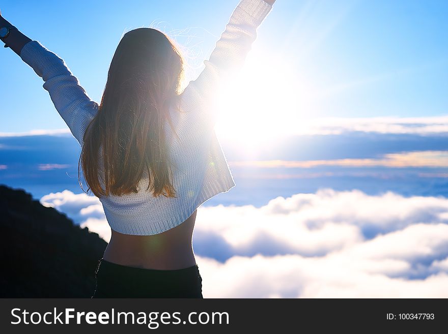 Sky, Cloud, Sunlight, Daytime