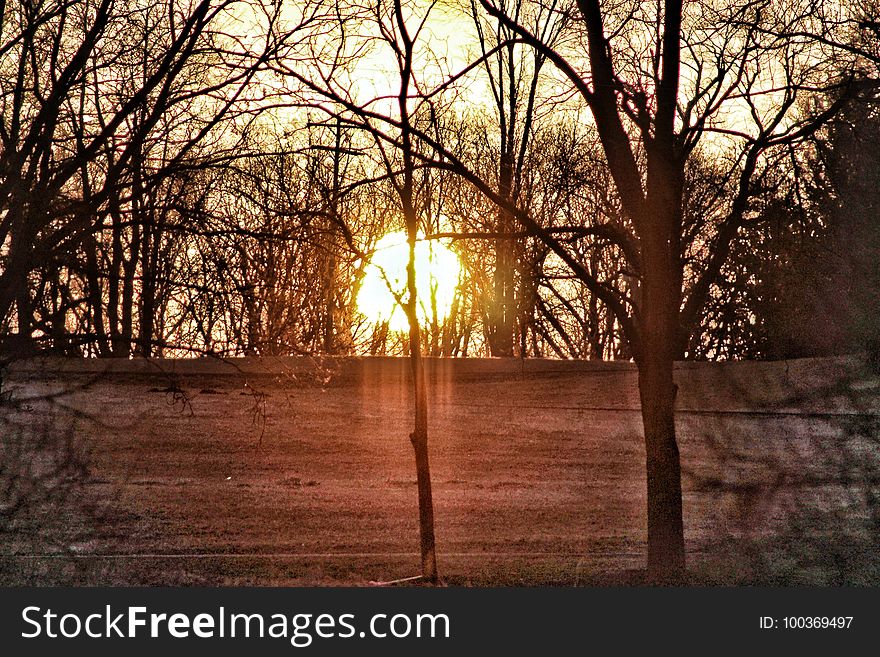 The farm is in a bowl and the sun peeked and then quickly rose over the rim. The farm is in a bowl and the sun peeked and then quickly rose over the rim.