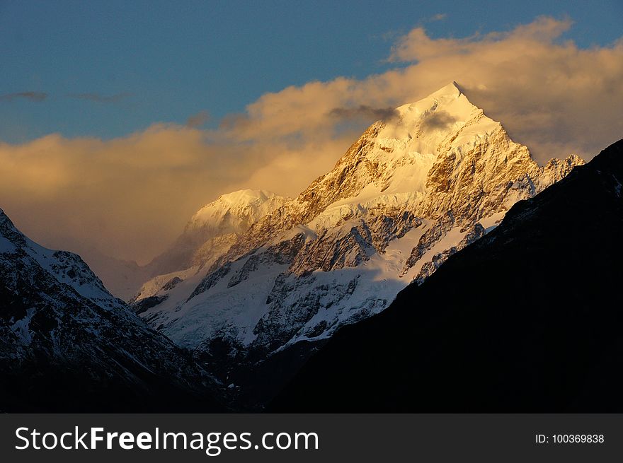 Aoraki / Mount Cook is the highest mountain in New Zealand. Its height since 2014 is listed as 3,724 metres, down from 3,764 m before December 1991, due to a rockslide and subsequent erosion. Aoraki / Mount Cook is the highest mountain in New Zealand. Its height since 2014 is listed as 3,724 metres, down from 3,764 m before December 1991, due to a rockslide and subsequent erosion