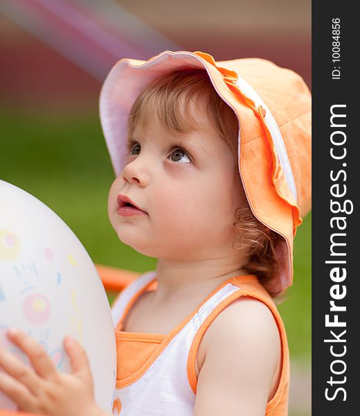 Portrait of a little girl - shallow DOF, focus on eyes