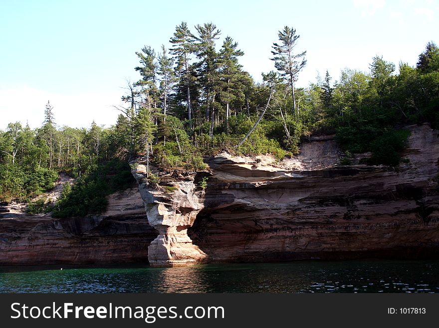 PICTURED ROCKS ON SUPERIOR LAKE