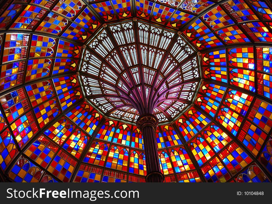 Stained glass ceiling of the old Louisiana State Capitol. Stained glass ceiling of the old Louisiana State Capitol.