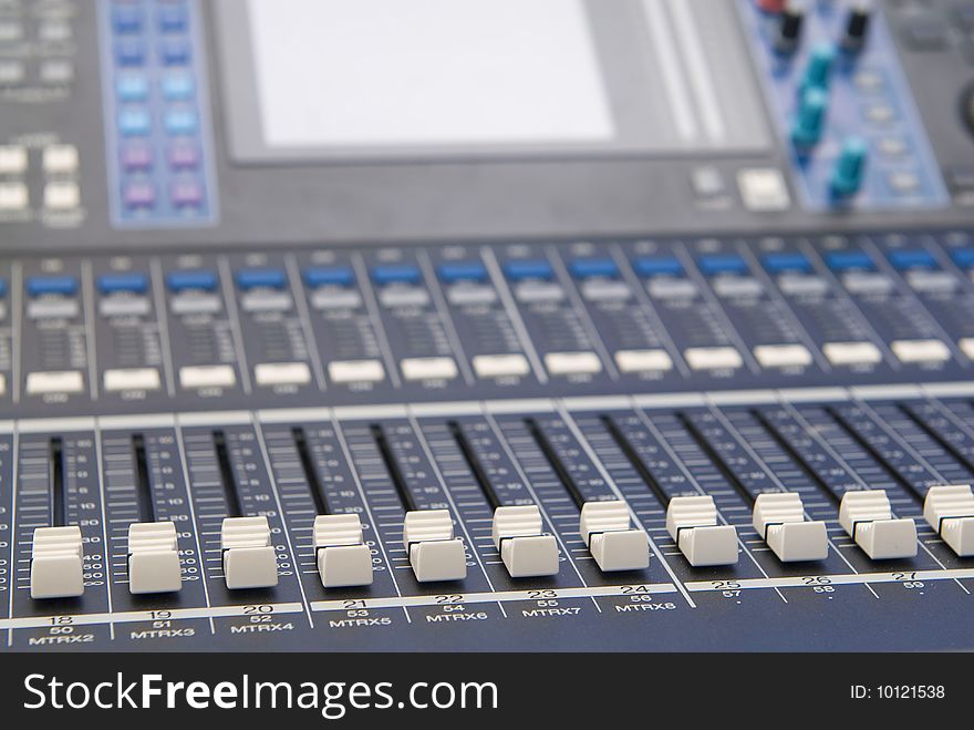 Audio sound mixer console