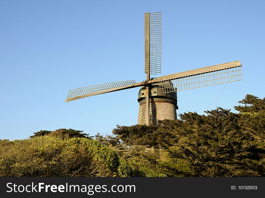 Dutch windmill - Golden Gate Park, San Francisco (USA)