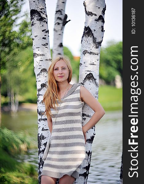 Beautiful young woman in park  portrait