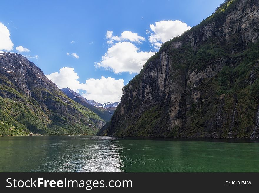 Cloud, Water, Sky, Mountain, Natural landscape, Fluvial landforms of streams