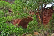 Hidden Bridge Royalty Free Stock Images Hidden Bridge Royalty Free Stock Images