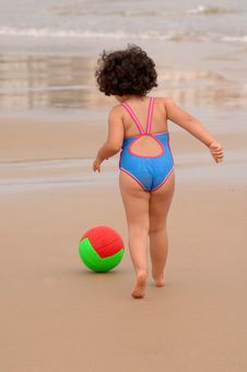 Cute Little Girl On The Beach Royalty Free Stock Images Cute Little Girl On The Beach Royalty Free Stock Images