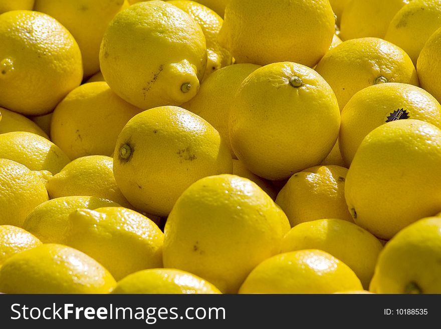 Lemons on the Greek Market