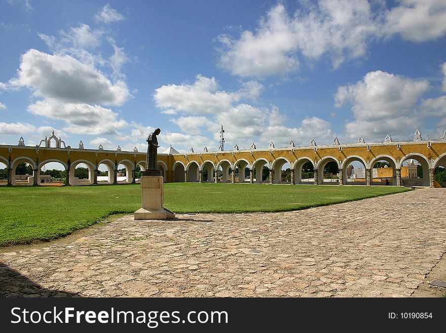 Quadrangle of San Antonio da Padua, Izamal - Mexico. Quadrangle of San Antonio da Padua, Izamal - Mexico