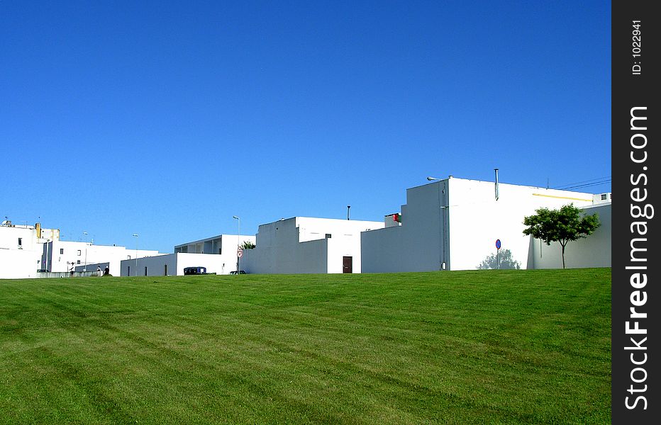 Located in Évora, projecto of recognized arquitecto siza vieira which respects the traditional lines and historical influences in the construction of buildings of the Alentejo region. Located in Évora, projecto of recognized arquitecto siza vieira which respects the traditional lines and historical influences in the construction of buildings of the Alentejo region.