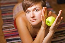 Young Woman With Apple Royalty Free Stock Images Young Woman With Apple Royalty Free Stock Images