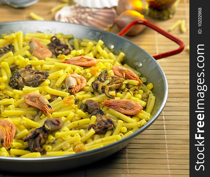 Fidela with prawns and seafood