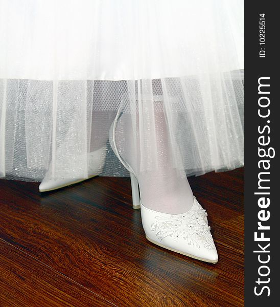 Wediihg white shoes for bride