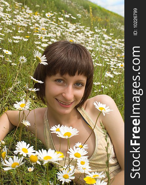 The Portrait  Of Girl In The Middle Of Flower