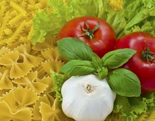 Tomatoes And Pasta Royalty Free Stock Photography Tomatoes And Pasta Royalty Free Stock Photography