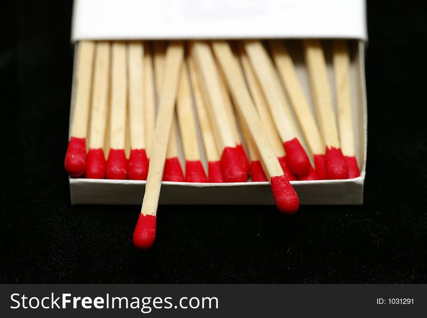 Red Tipped Wooden Match Sticks
