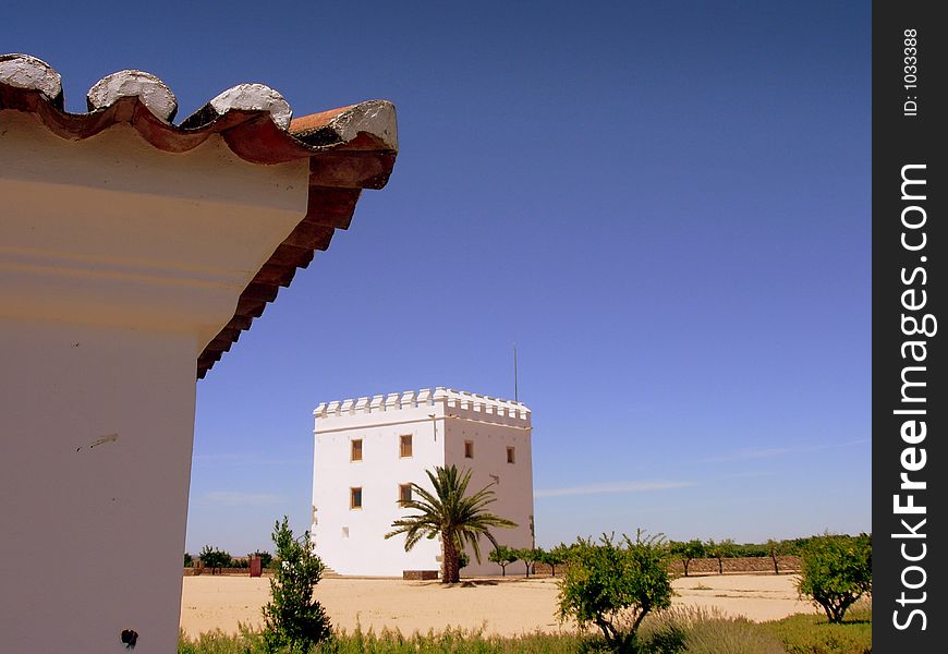 Old solar of the Mendes de Vasconcelos (sec. XVI) in the farm of the EsporÃ£o the greater and older defense of the region of Ã‰vora, with its actuais limits fixed in century XIII. Old solar of the Mendes de Vasconcelos (sec. XVI) in the farm of the EsporÃ£o the greater and older defense of the region of Ã‰vora, with its actuais limits fixed in century XIII.