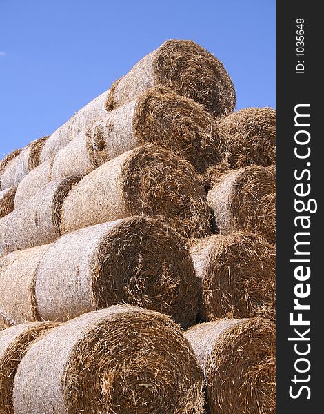 Piled up round straw bales