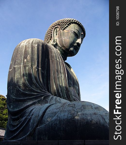 giant bronze Buddha statue in Kamakura Japan