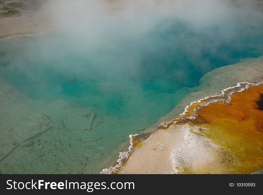 Picture of a geyser in Yellowstone National Park