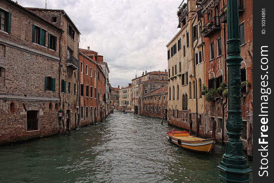 Foto de un canal de Venecia