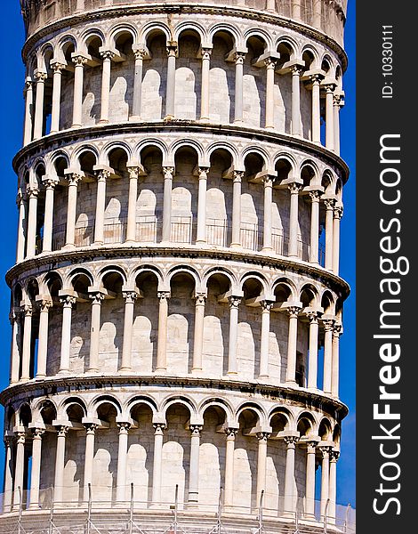 Leaning tower of Pisa Italy on a sunny day