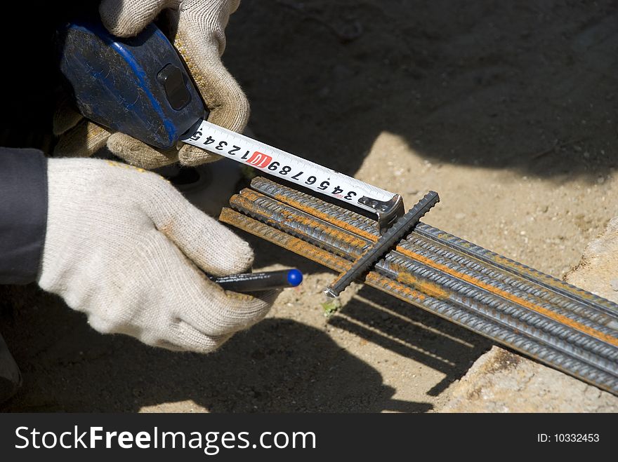 Bar bender fixing steel bars