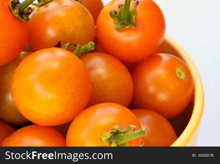 Heirloom cherry tomatoes in bowl