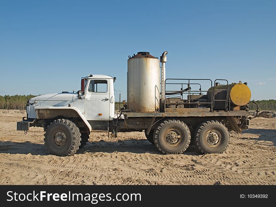 Working transport on the action station