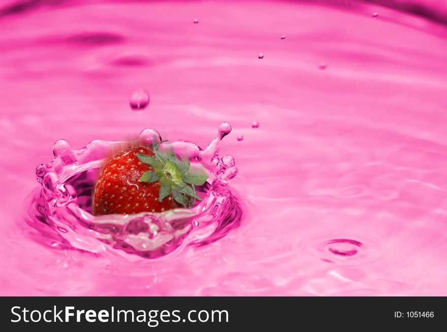Strawberry lemonade splash
