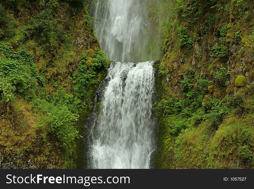 Multnomah Falls, Columbia Gorge, Oregon. Multnomah Falls, Columbia Gorge, Oregon
