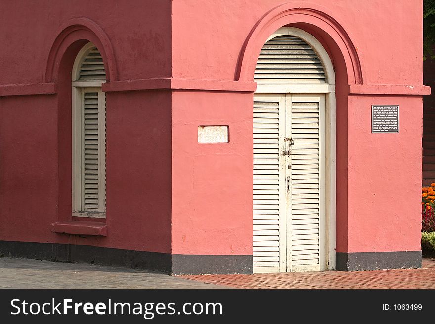 Christ Church in Malacca, which was also a Dutch colony in 1641. The historical red building reflects the original structure of Dutch architecture. Christ Church in Malacca, which was also a Dutch colony in 1641. The historical red building reflects the original structure of Dutch architecture.