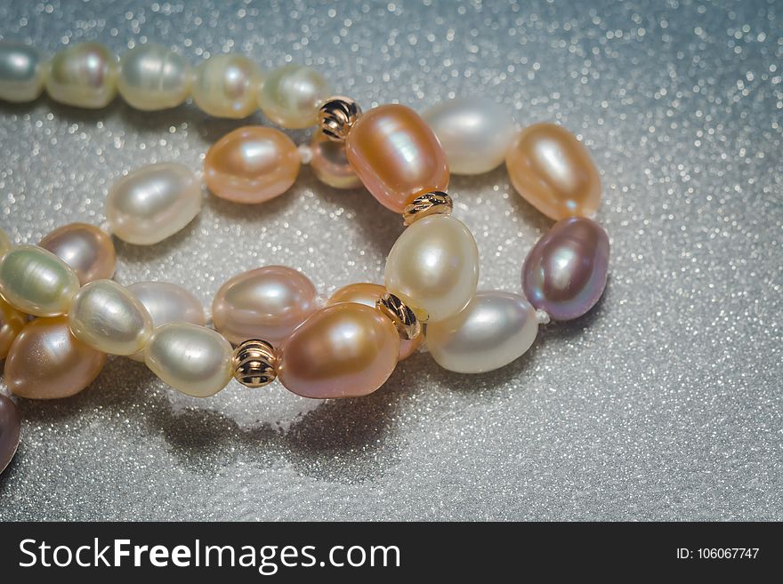 Fashion pearl bracelet