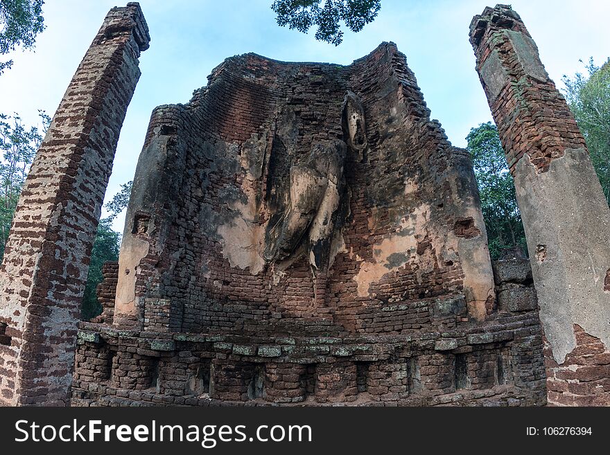 Ruin Buddha Statue of Wat Phra Si Iriyabot in Kamphaeng Phet Hi