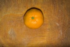 Orange On A Cutting Board Stock Photography Orange On A Cutting Board Stock Photography