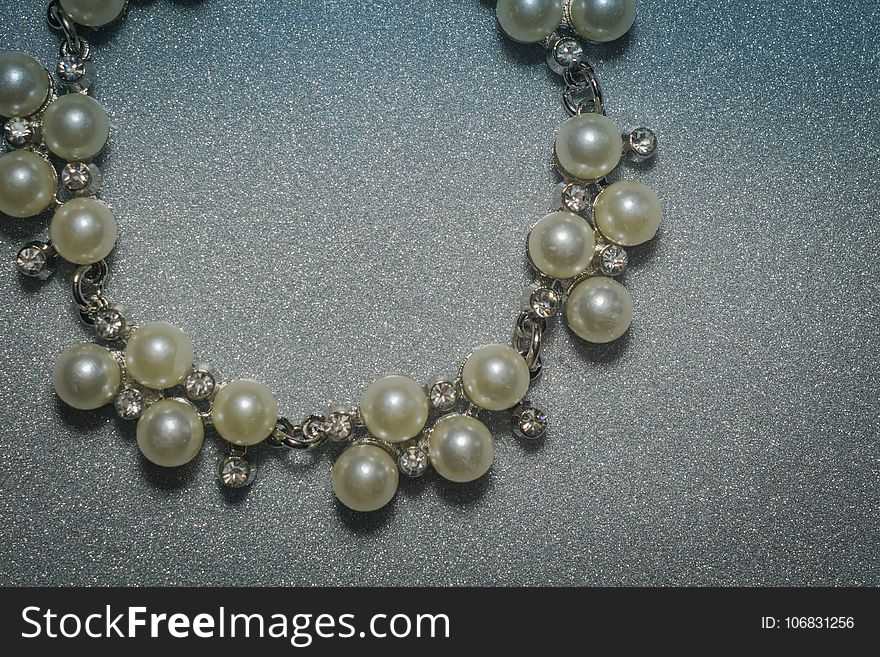 Decorative fashion bracelet made of fake pearls, imitation. Decorative fashion bracelet made of fake pearls, imitation.