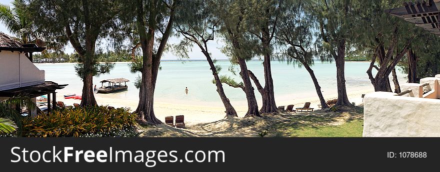 Huge (14 MPx) panoramic image of the beautiful Muri Lagoon in Rarotonga, Cook Islands. Huge (14 MPx) panoramic image of the beautiful Muri Lagoon in Rarotonga, Cook Islands