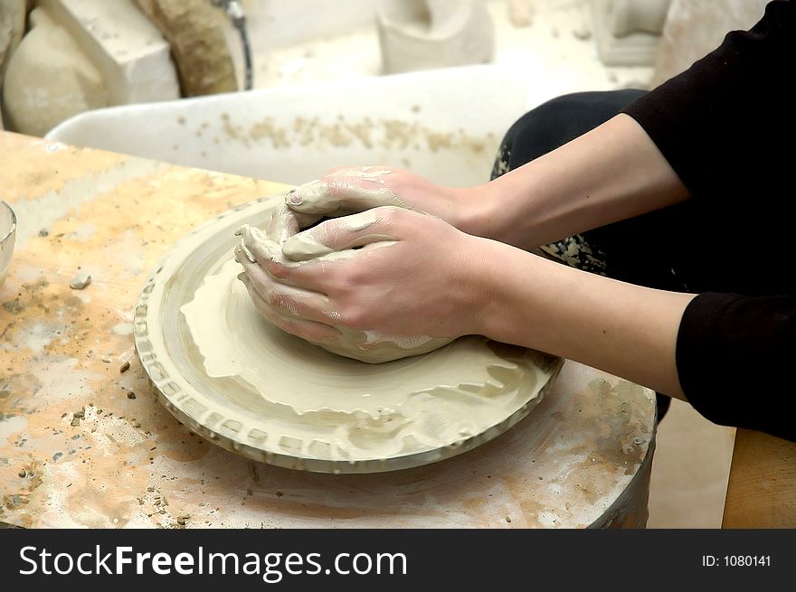 Larning how to make pottery. Larning how to make pottery