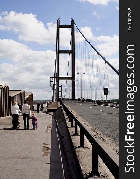 Spans the river Humber England. Spans the river Humber England