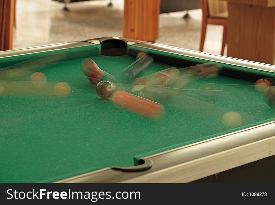 Speedy balls on billiard table - motion blur