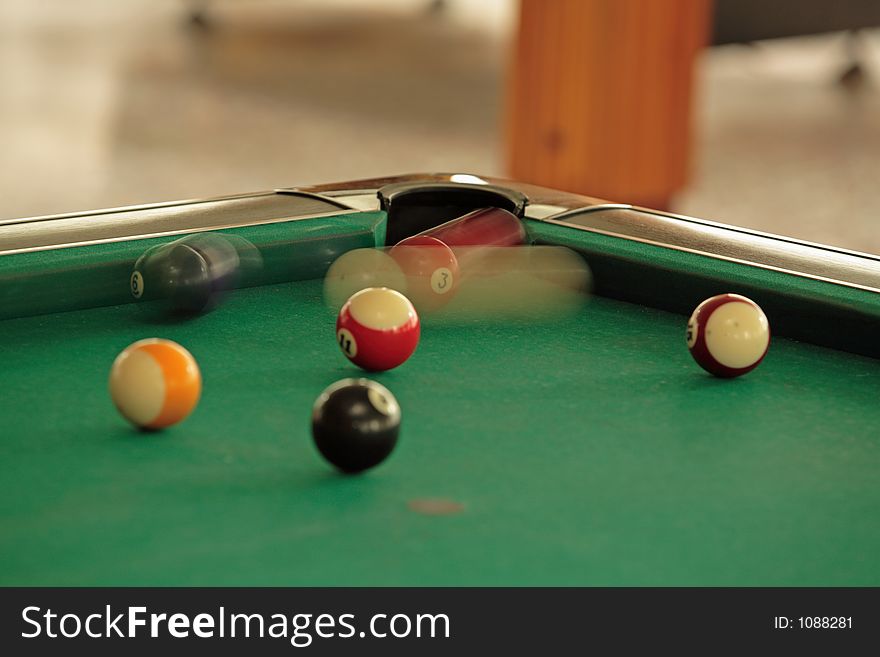 Speedy balls on billiard table - motion blur