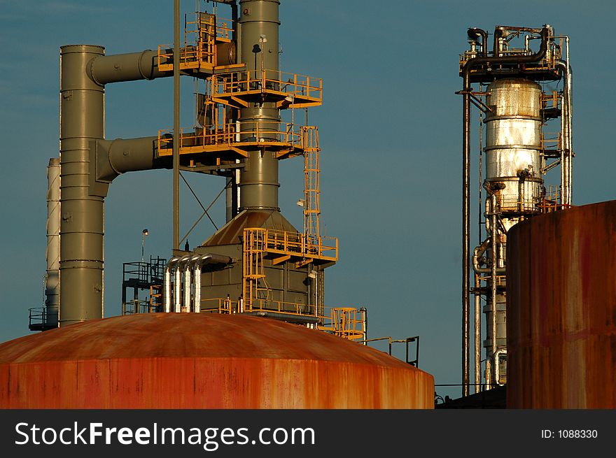 This refinery is located in East Montreal. Lens: Sigma 70-200 2.8 EX APO HSM. This refinery is located in East Montreal. Lens: Sigma 70-200 2.8 EX APO HSM