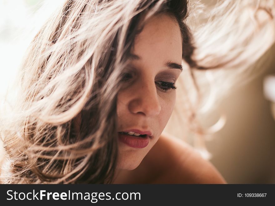 Close-Up Photography of a Woman&#x27;s Face