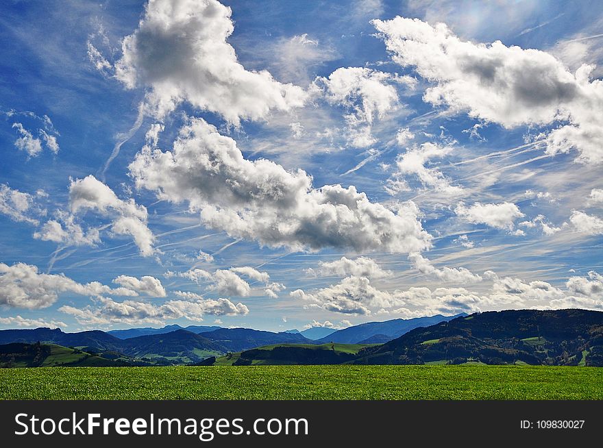 Sky, Cloud, Grassland, Daytime